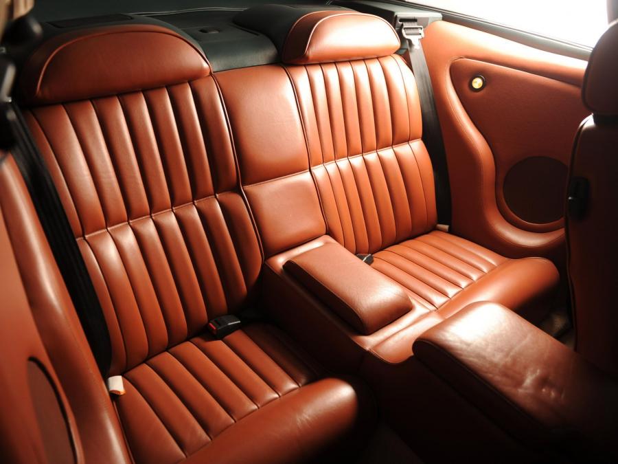 Интерьер Aston Martin Virage Limited Edition Coupe 1994 года  (фото 5 из 7)